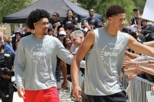 卡布谈队友哈珀：他很有领导力 说的话大家都会听