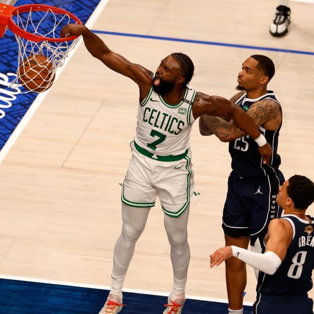 开云-杰伦·布朗：从历史最大合同的被嘲者 到冲向FMVP