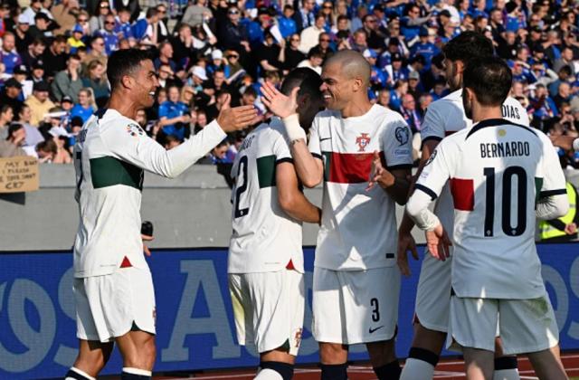 开云APP-40岁佩佩加持+VAR帮忙 国家队第200战 C罗进球了！