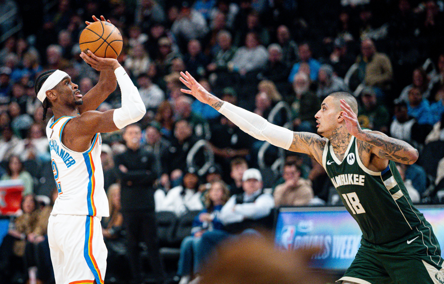 开云官网-轰40+11+7创纪录！亚历山大完压字母哥强到发紫 MVP概率已升至75%